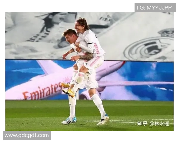 足球球星争执激烈对决 音乐成为战场背后的节奏与激情