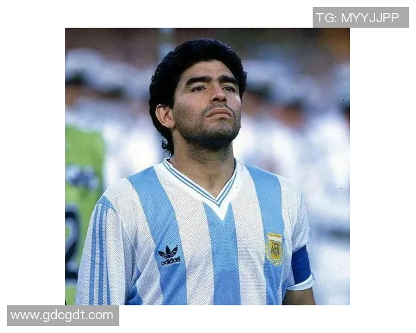 历史足球巨星星级排名盘点 盘点足坛传奇人物的辉煌成就与影响力