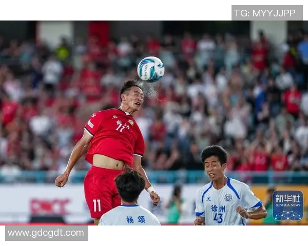 足球场上的颜值担当 这些球星不仅技艺出众更是迷倒众多球迷 足球场上的颜值担当 这些球星不仅技艺出众更是迷倒众多球迷